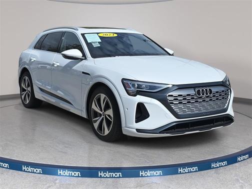 2024 Audi Q8 e-tron Premium Plus