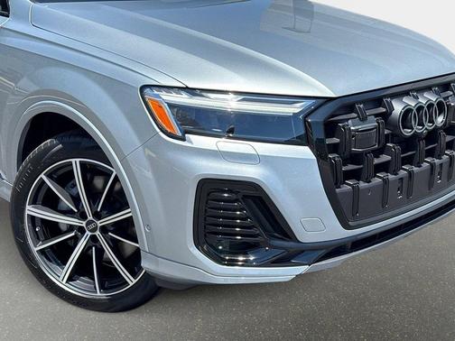 2025 Audi Q7 45 Premium Plus