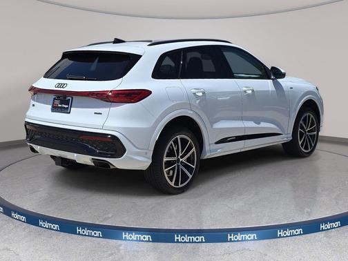 Glacier White Metallic 2026 Audi Q5 Premium Plus TFSI quattro S tronic