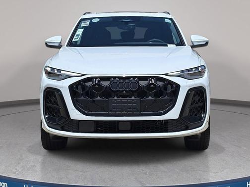 Glacier White Metallic 2026 Audi Q5 Premium Plus TFSI quattro S tronic