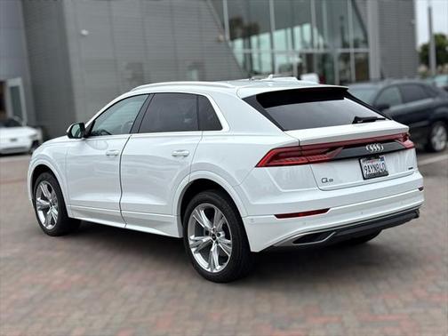 2022 Audi Q8 55 Premium Plus