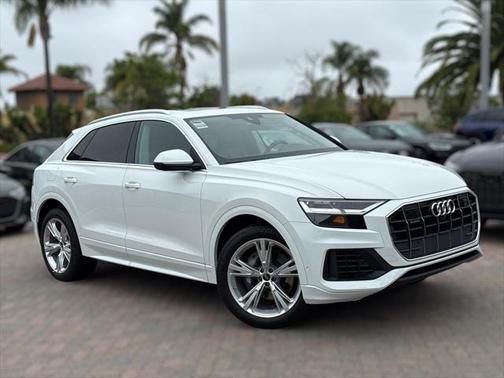 2022 Audi Q8 55 Premium Plus