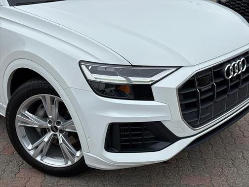 2022 Audi Q8 55 Premium Plus