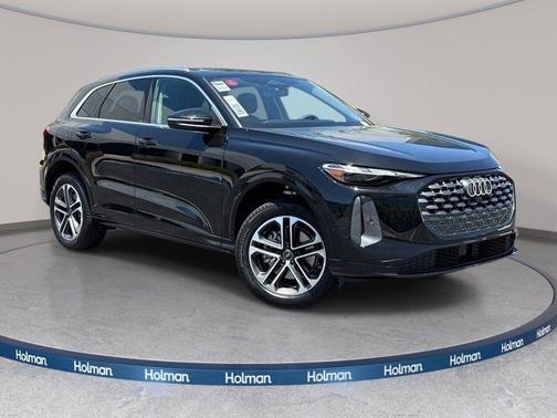Mythos Black Metallic 2025 Audi Q5 Premium TFSI quattro S tronic