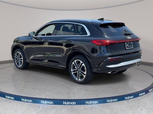 Mythos Black Metallic 2025 Audi Q5 Premium TFSI quattro S tronic