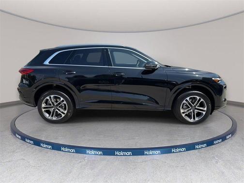 Mythos Black Metallic 2025 Audi Q5 Premium TFSI quattro S tronic