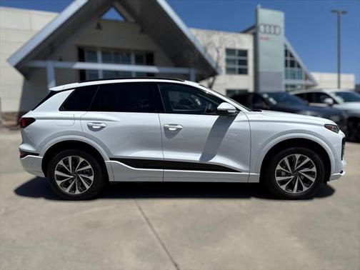 2025 Audi Q6 e-tron Premium Plus quattro