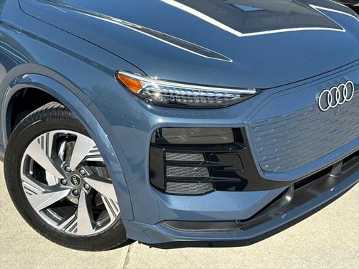 2025 Audi Q6 e-tron Premium Plus quattro