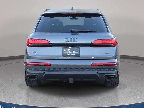 Samurai Gray Metallic 2026 Audi Q7 55 Premium Plus