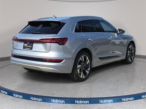 2022 Audi e-tron Premium