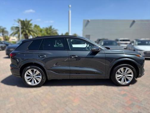 2025 Audi Q6 e-tron Premium Plus