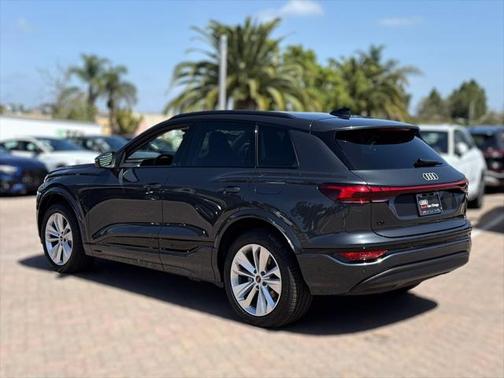 2025 Audi Q6 e-tron Premium Plus