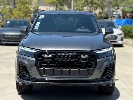 2025 Audi Q7 45 Premium Plus