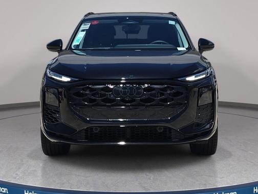 Mythos Black Metallic 2026 Audi Q3 TFSI quattro S tronic