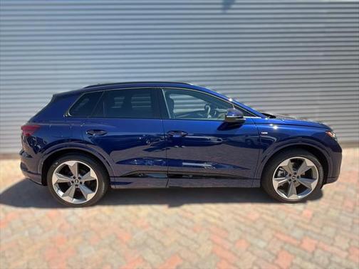 2025 Audi Q4 e-tron Premium Plus 55 quattro