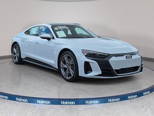 Suzuka Gray Metallic 2023 Audi e-tron GT Premium Plus quattro