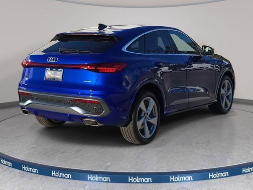 Ultra Blue Metallic 2025 Audi Q5 Prestige TFSI quattro S tronic