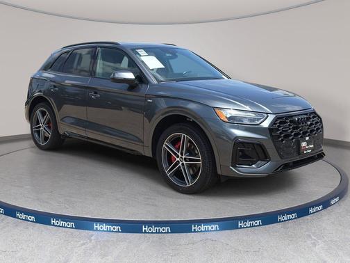 Daytona Gray Pearl Effect 2024 Audi Q5 e 55 S line Premium Plus