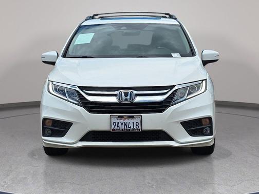 White Diamond Pearl 2019 Honda Odyssey EX-L