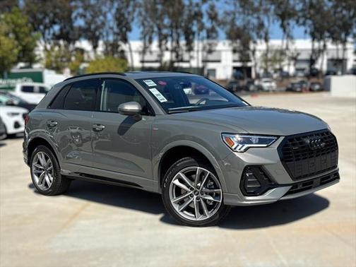 2025 Audi Q3 Premium 45 TFSI S line quattro Tiptronic