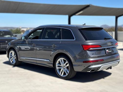 2025 Audi Q7 55 Premium Plus