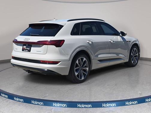 2021 Audi e-tron Premium Plus