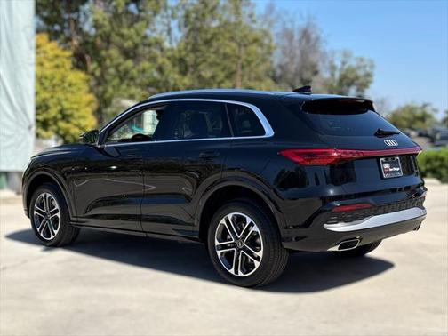 2025 Audi Q5 Premium