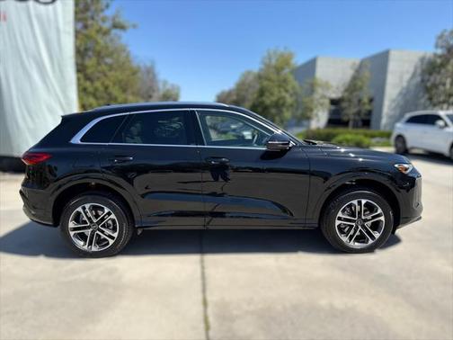 2025 Audi Q5 Premium