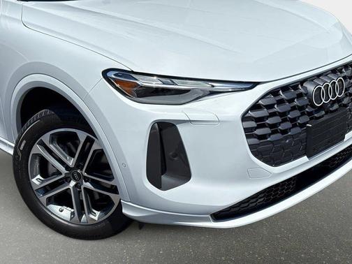 2025 Audi Q5 Premium TFSI quattro S tronic