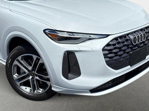 2025 Audi Q5 Premium TFSI quattro S tronic