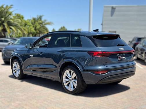 2025 Audi Q6 e-tron Premium