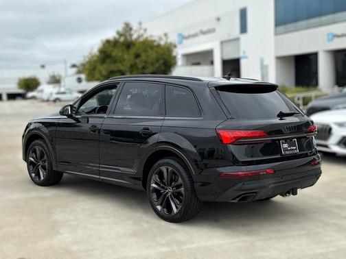 2025 Audi Q7 55 Premium Plus