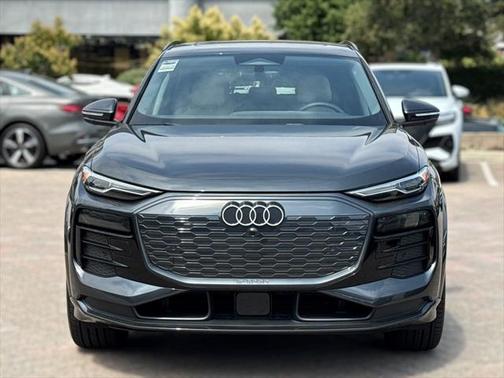 2025 Audi Q6 e-tron Premium quattro