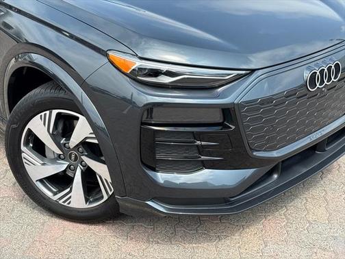 2025 Audi Q6 e-tron Premium quattro