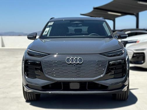2025 Audi Q6 e-tron Premium Plus quattro