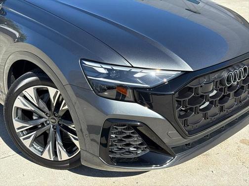 2025 Audi Q8 55 Premium Plus