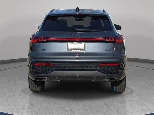 Tambora Gray Metallic 2026 Audi Q5 Premium TFSI quattro S tronic