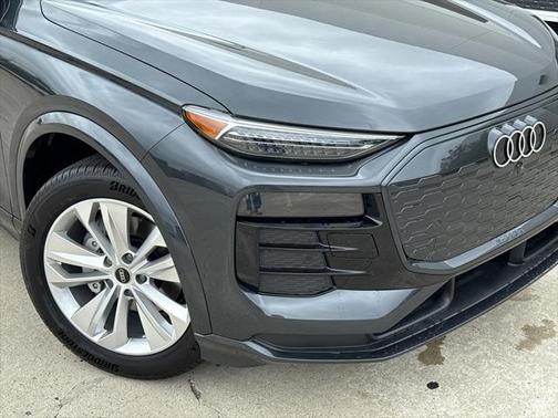2025 Audi Q6 e-tron Premium Plus