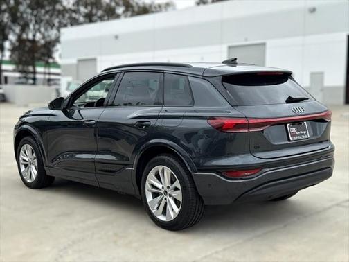 2025 Audi Q6 e-tron Premium Plus