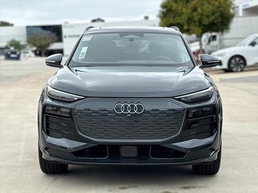2025 Audi Q6 e-tron Premium Plus