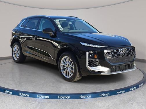 Mythos Black Metallic 2026 Audi Q3 TFSI quattro S tronic