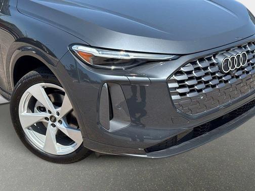 Tambora Gray Metallic 2025 Audi Q5 Premium Plus TFSI quattro S tronic