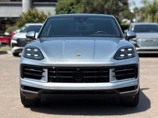 2024 Porsche Cayenne Base