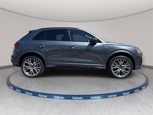 Daytona Gray Pearl Effect 2025 Audi Q3 45 S line Premium Plus