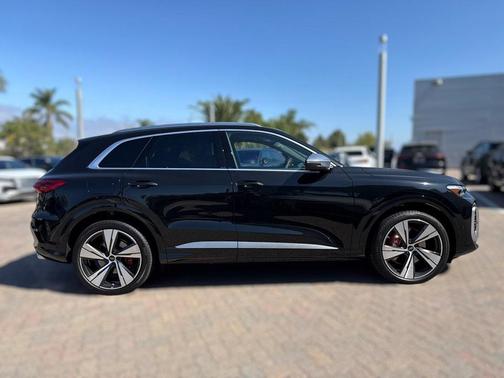2025 Audi SQ5 3.0T Premium Plus