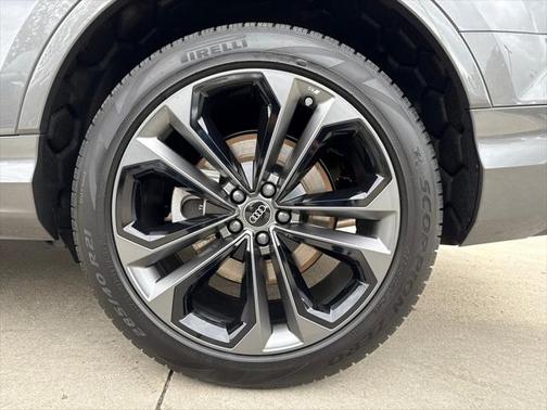 2025 Audi Q7 55 Premium Plus