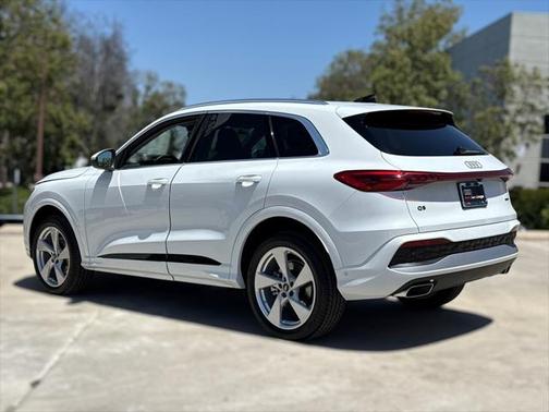 2025 Audi Q5 Premium Plus