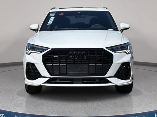 Arkona White 2025 Audi Q3 Premium