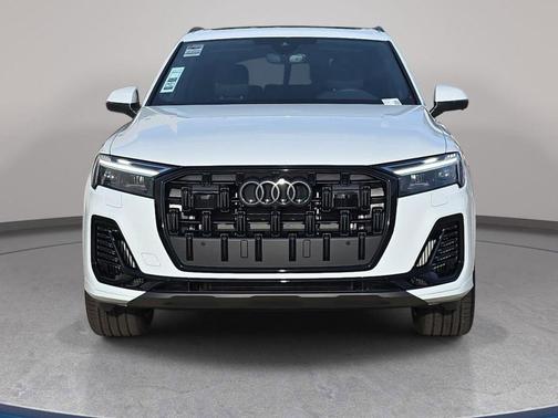 Glacier White Metallic 2026 Audi Q7 55 Premium Plus