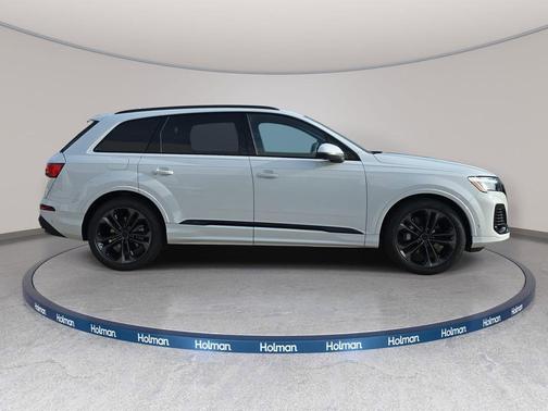 Glacier White Metallic 2026 Audi Q7 55 Premium Plus